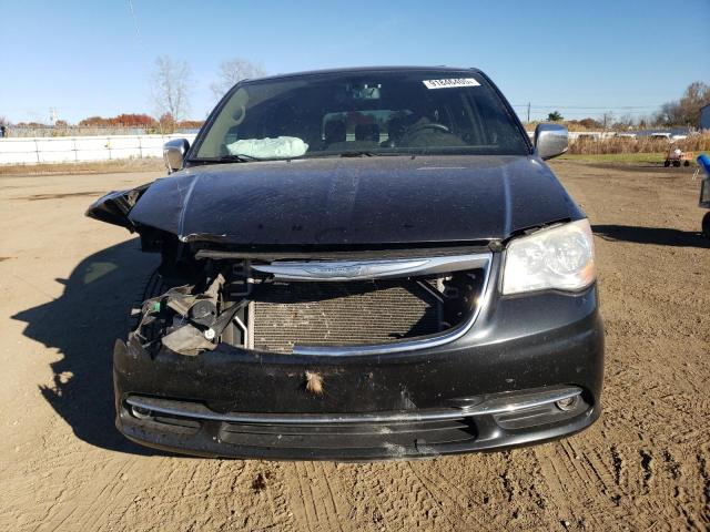 2013 CHRYSLER TOWN & COU #3301807332