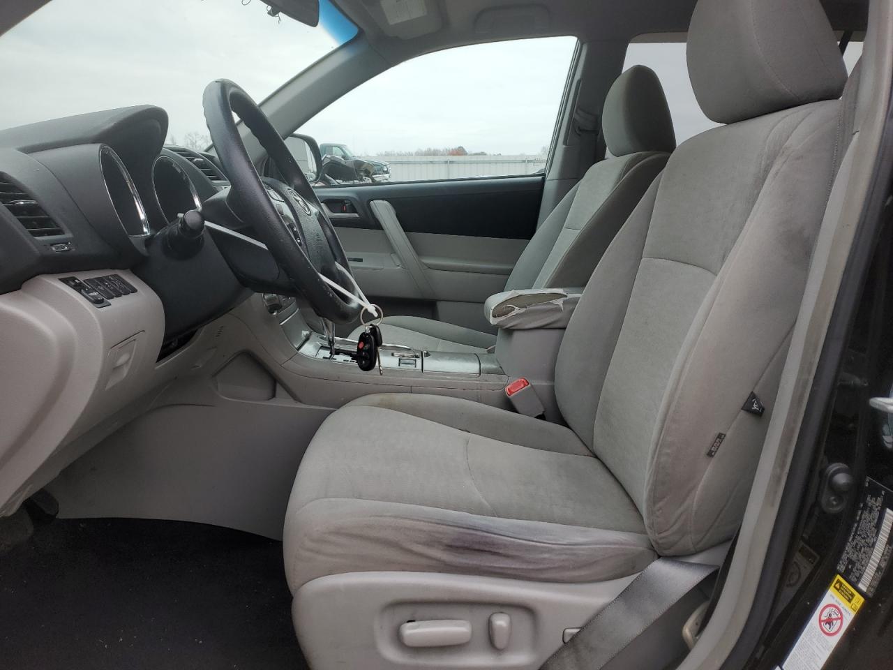 TOYOTA HIGHLANDER BASE