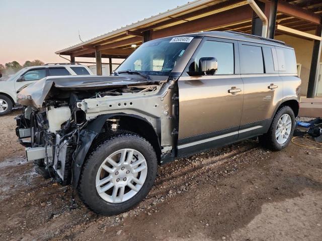 LAND ROVER DEFENDER 1