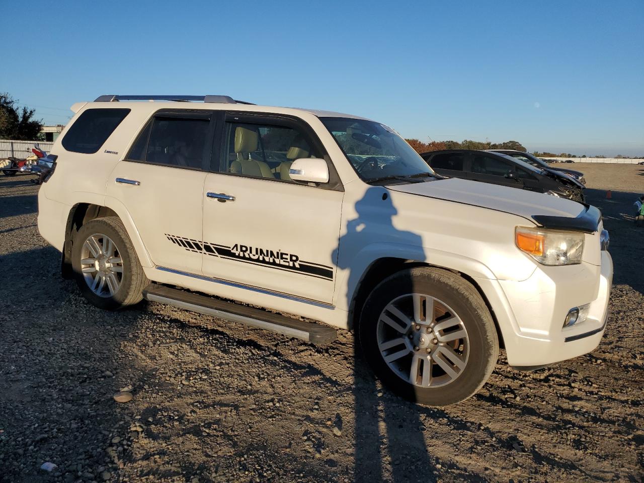 TOYOTA 4RUNNER SR5