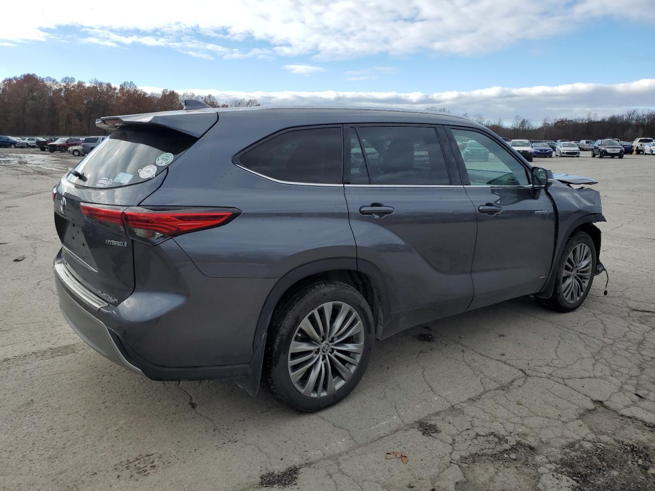 TOYOTA HIGHLANDER HYBRID PLATINUM