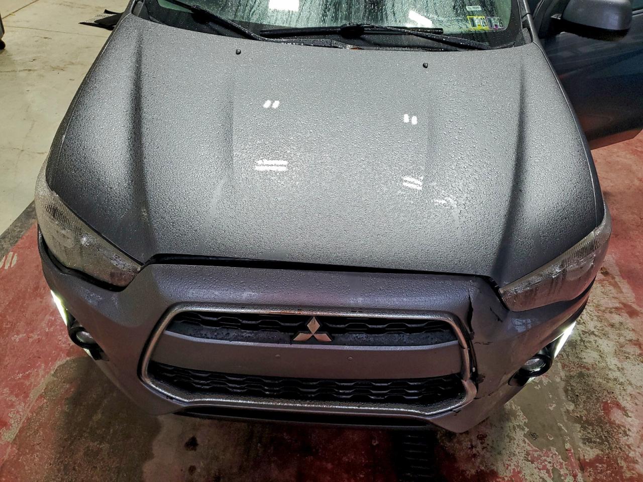 MITSUBISHI OUTLANDER SE