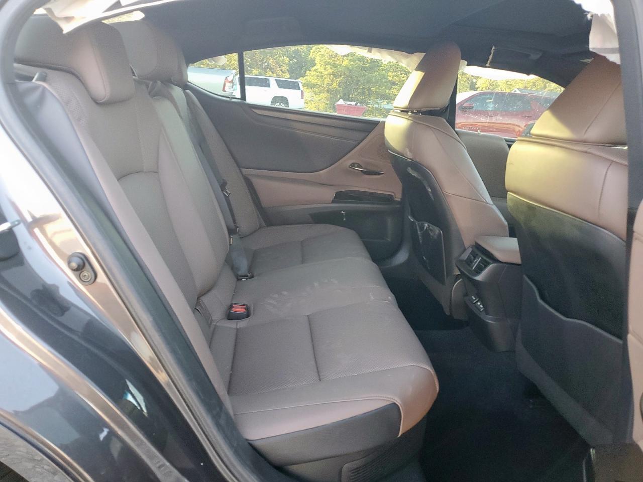 LEXUS ES 300H BASE
