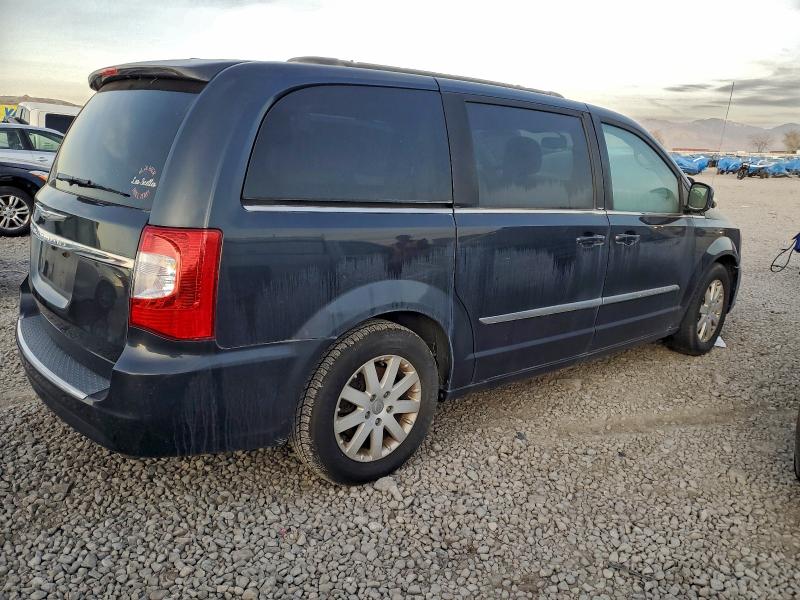 2013 CHRYSLER TOWN & COU #3301853957