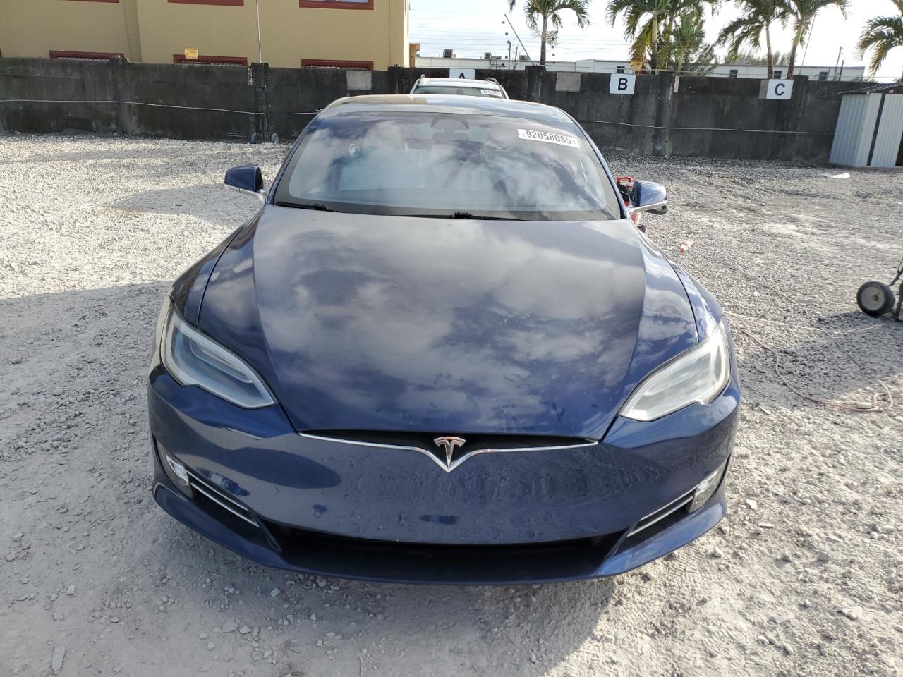 TESLA MODEL S