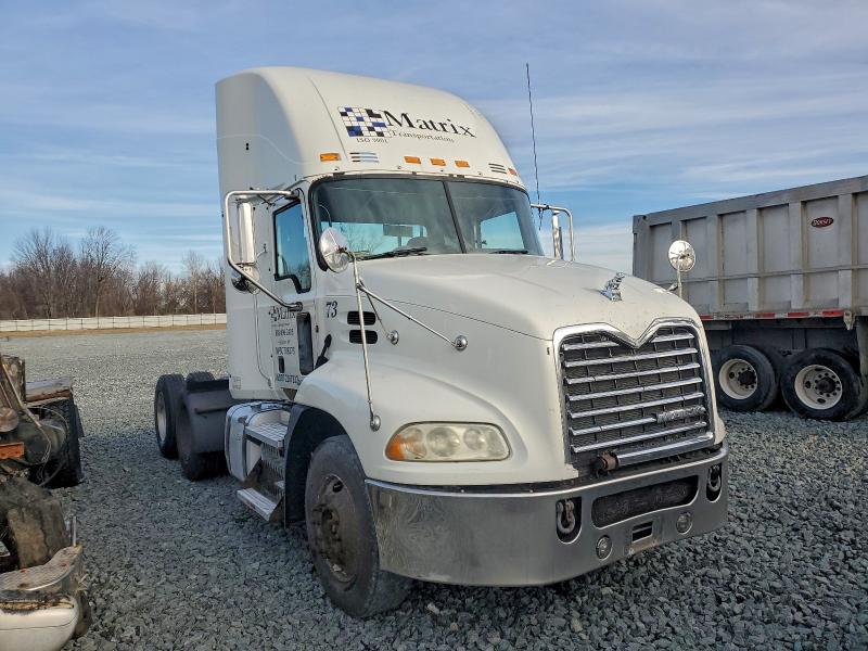 Global Auto Auctions: 2011 MACK 600 CXU600