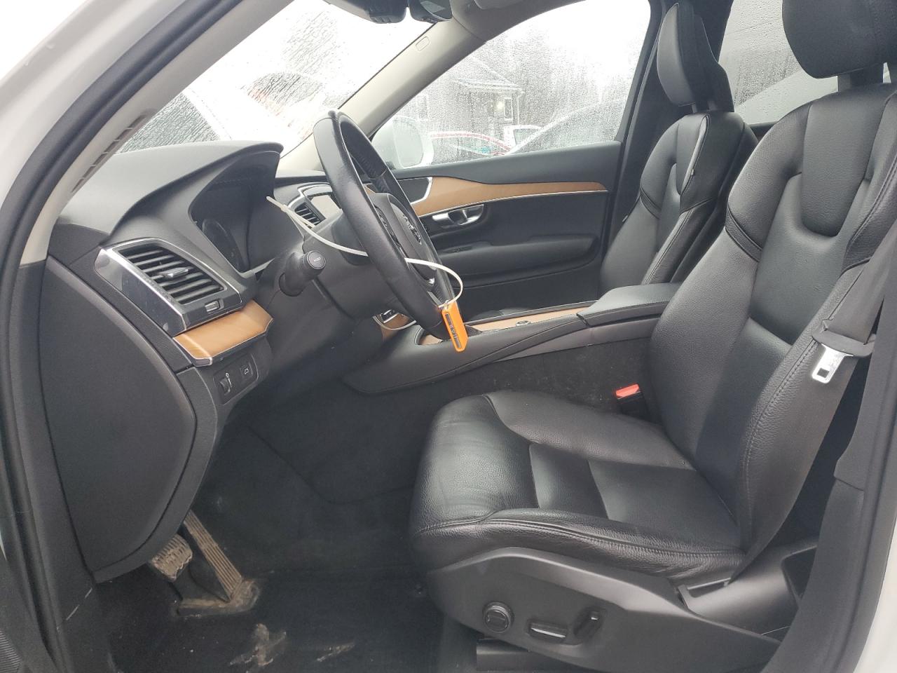 VOLVO XC90 T6 MOMENTUM