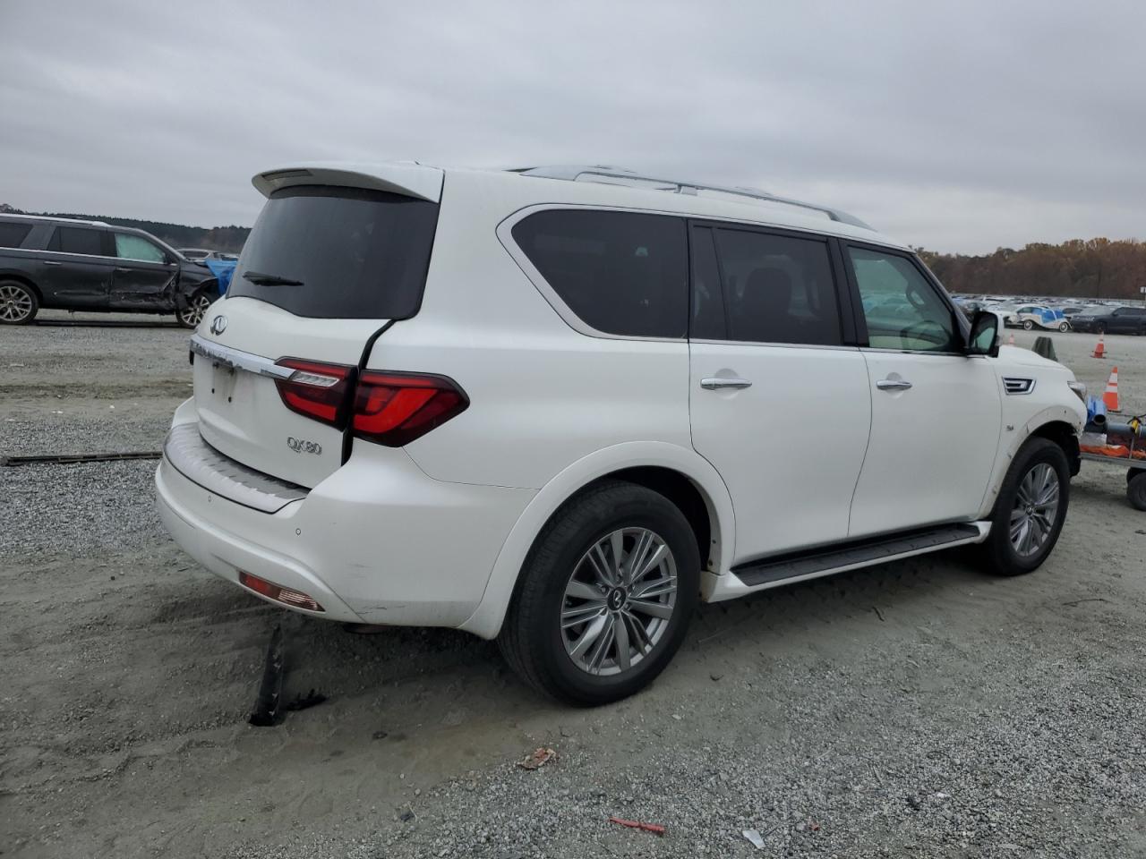 INFINITI QX80 BASE