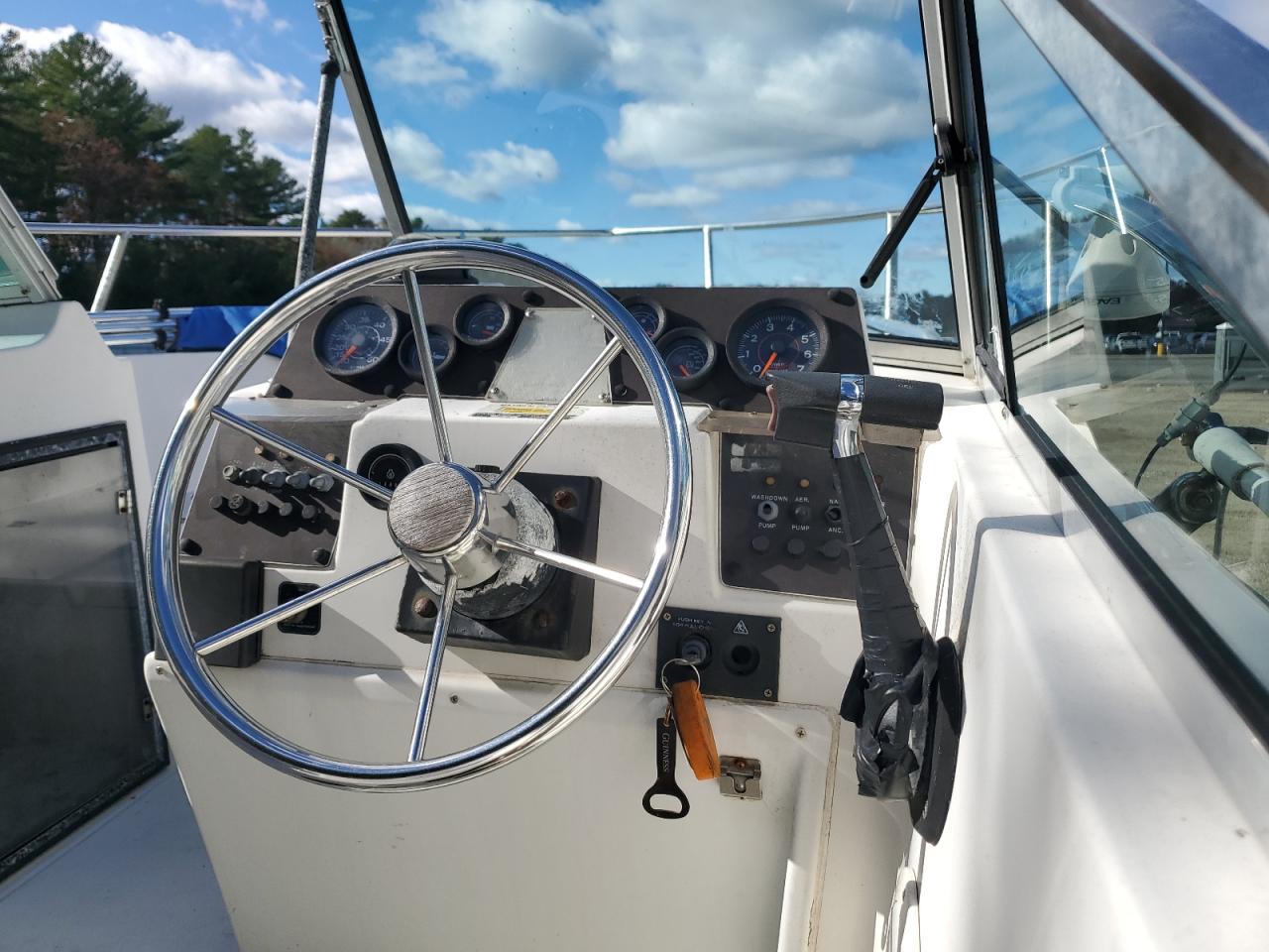 Lot #3308328156 1988 STRATOS BOAT