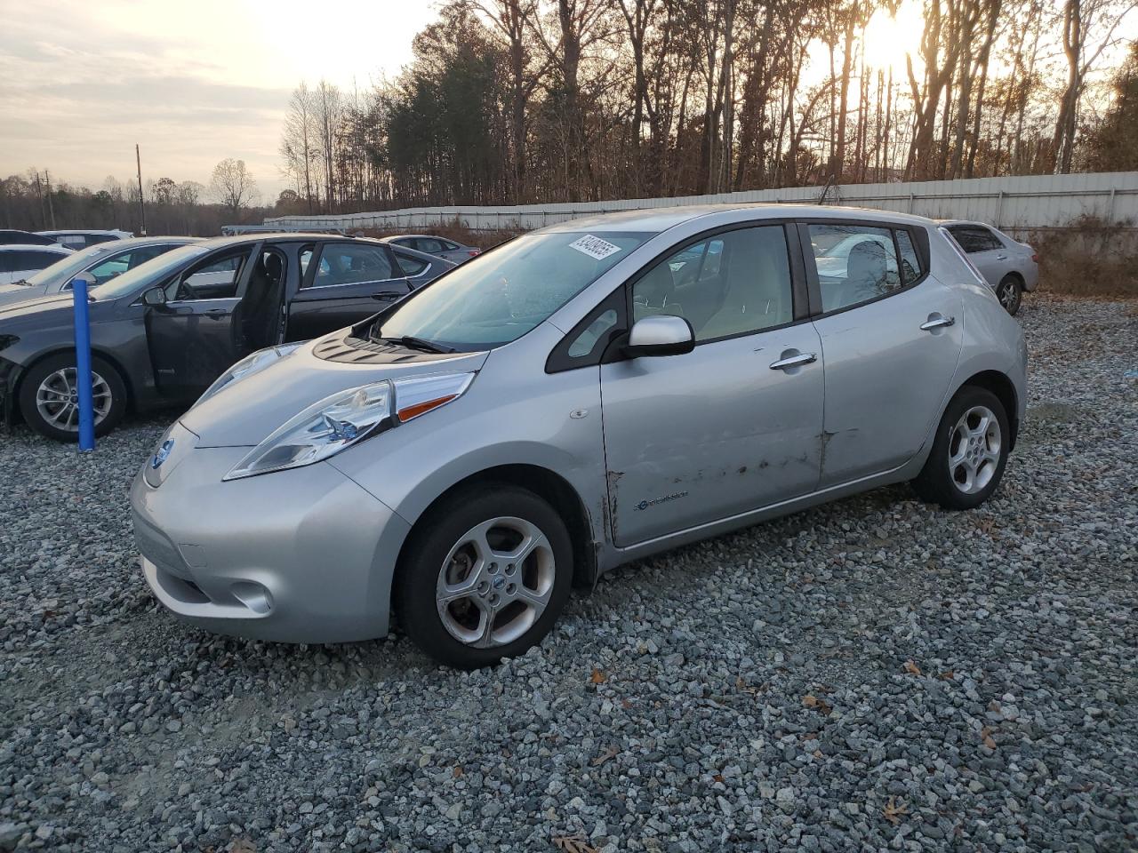 NISSAN LEAF SV