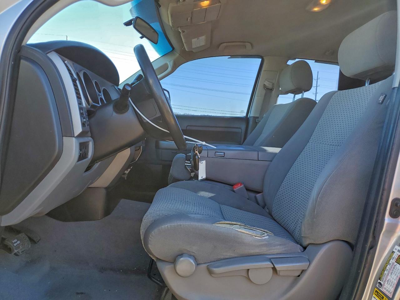 TOYOTA TUNDRA DOUBLE CAB SR5