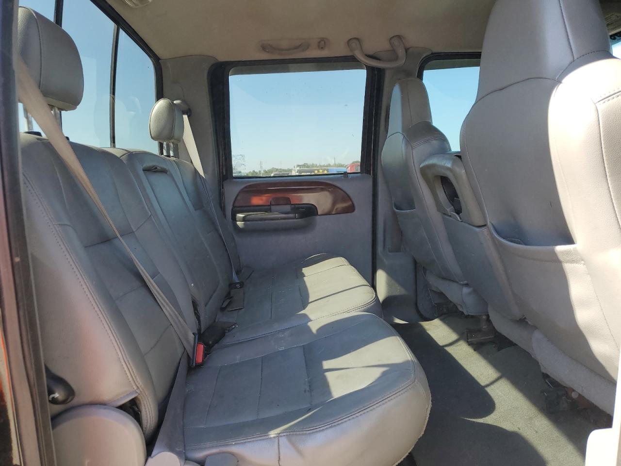 Lot #3296928833 2005 FORD F350 SRW S