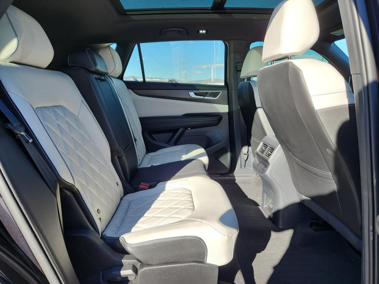 VOLKSWAGEN ATLAS CROSS SPORT SEL PREMIUM R-LINE