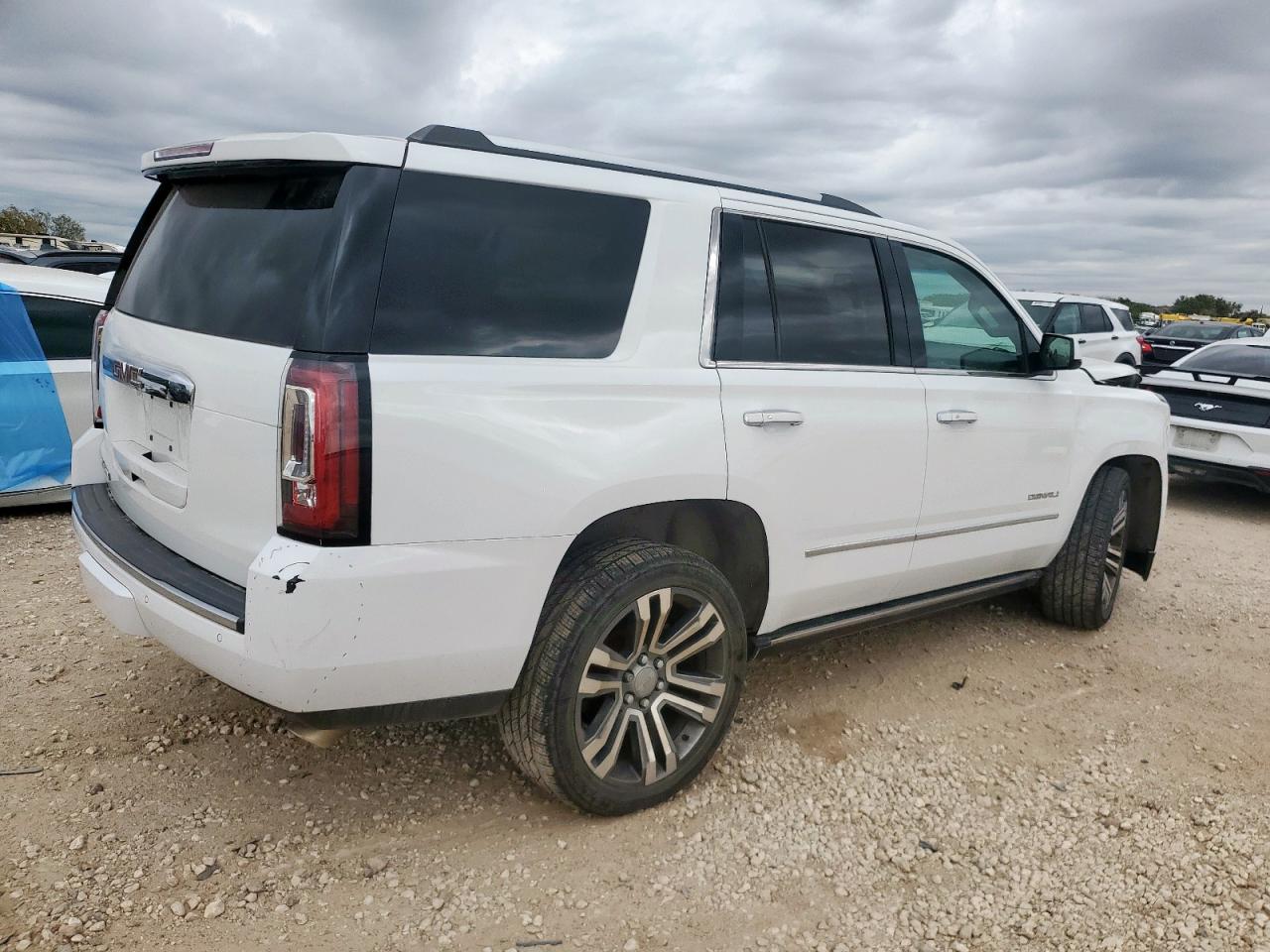 GMC YUKON DENALI