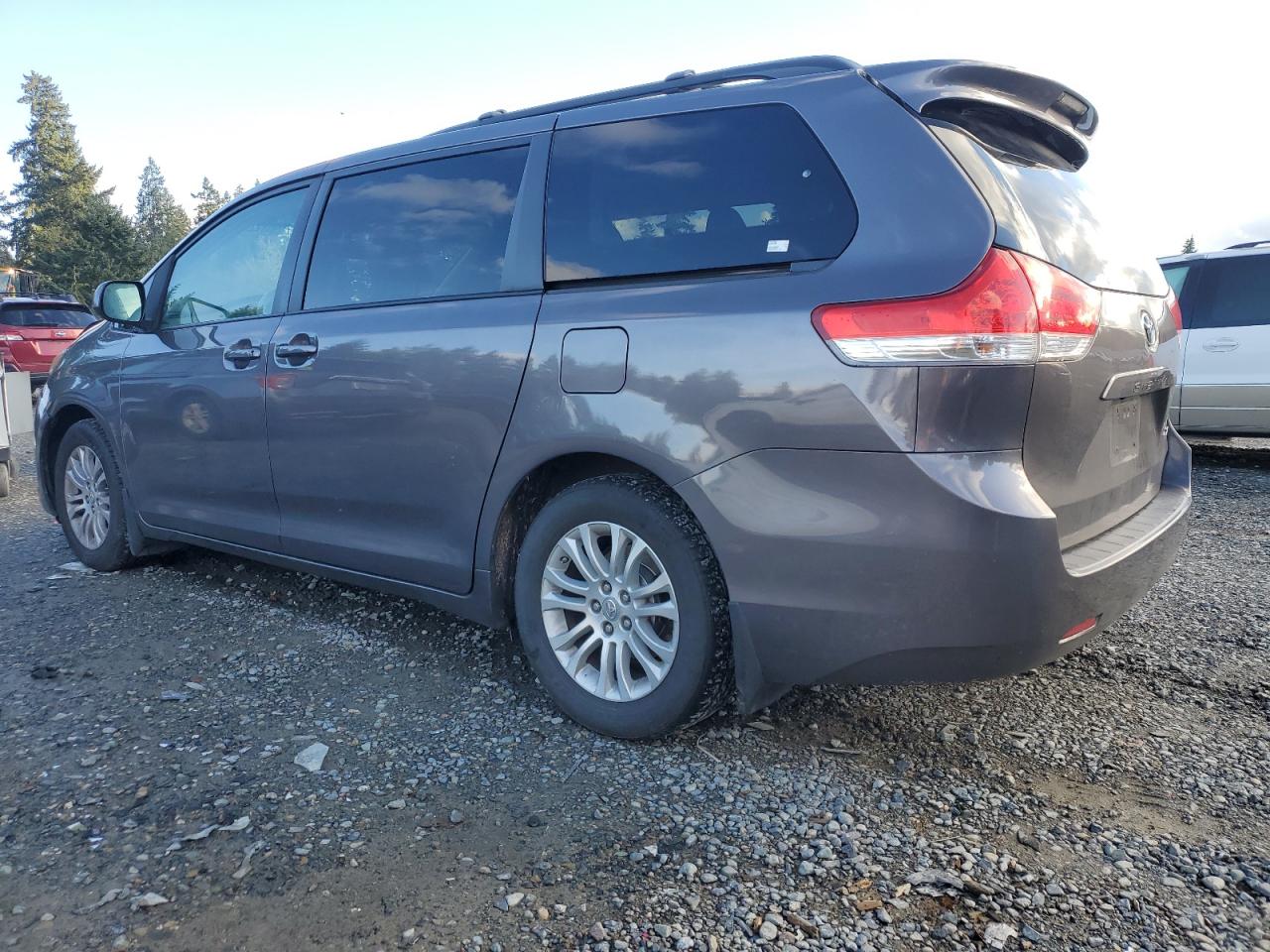 Lot #3316081250 2012 TOYOTA SIENNA XLE