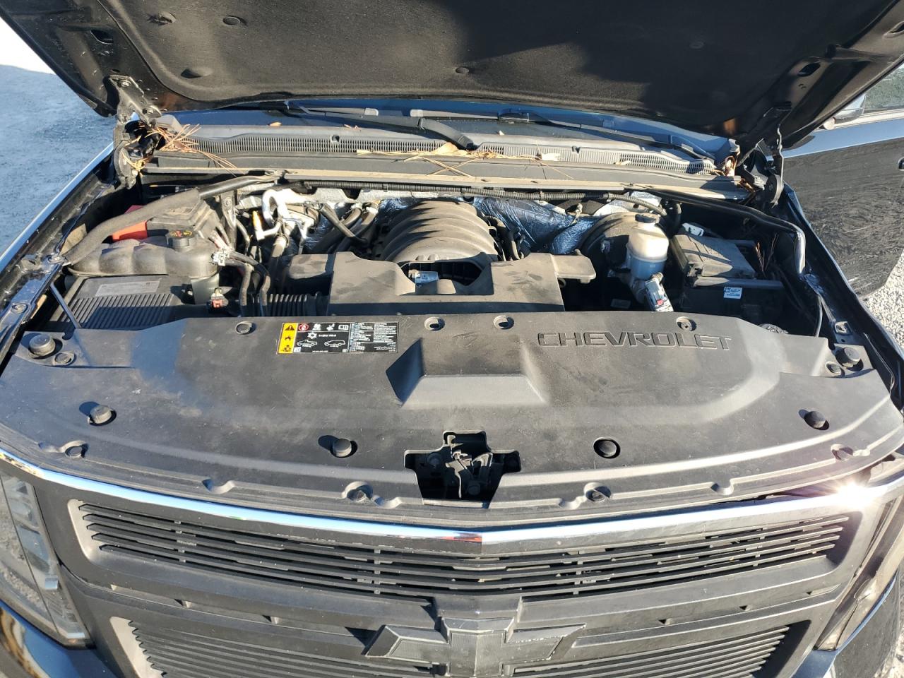 CHEVROLET TAHOE C1500 LS