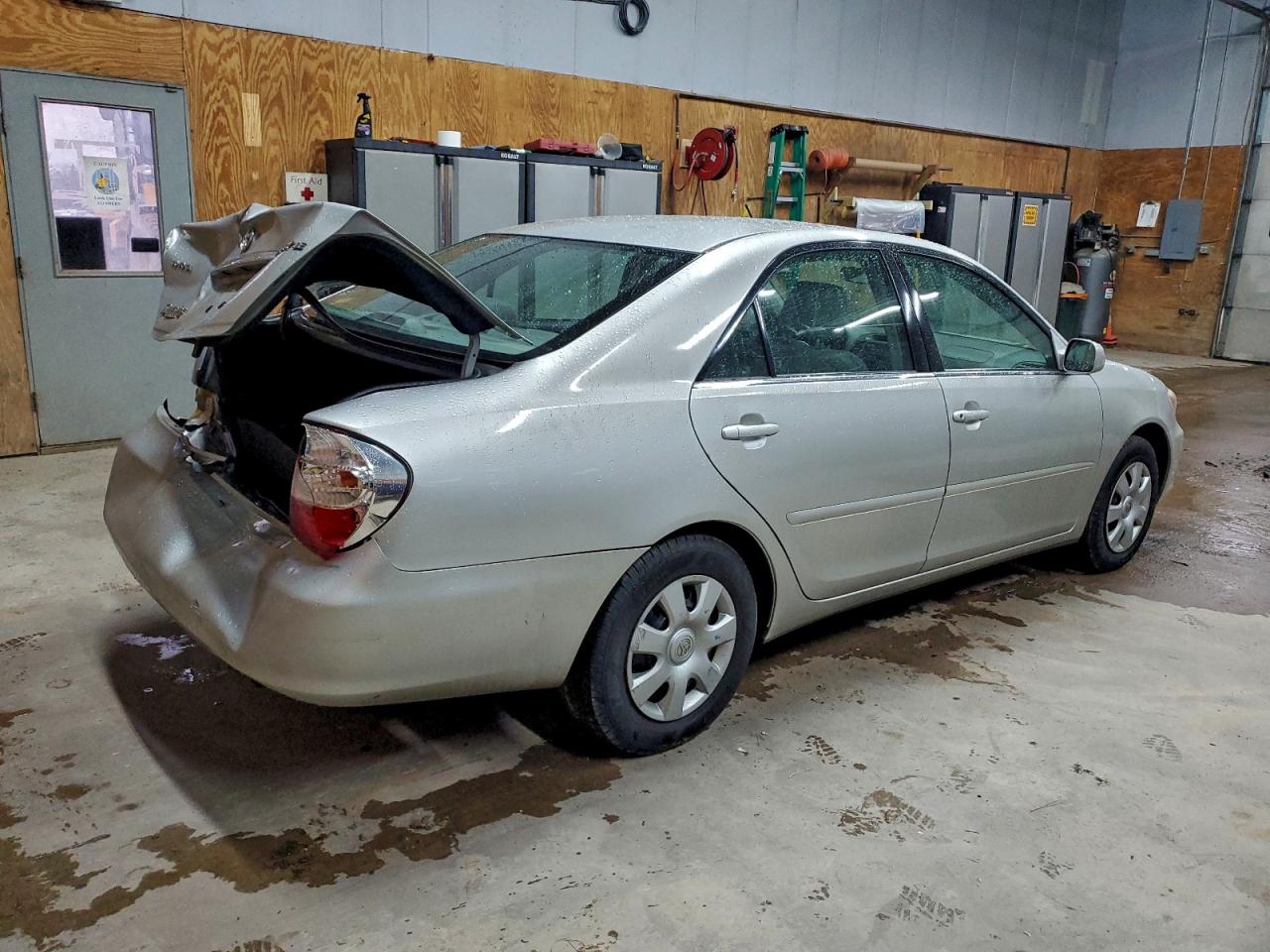 Lot #3301833345 2004 TOYOTA CAMRY LE