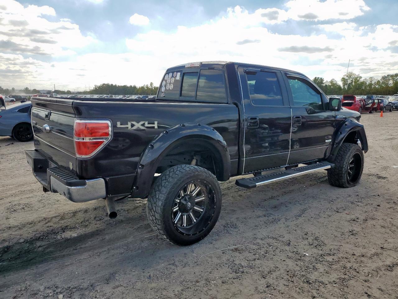 FORD F-150 SUPERCREW