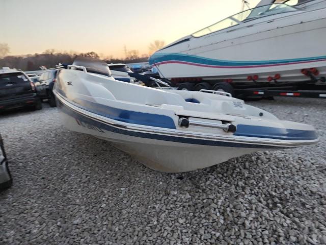 Global Auto Auctions: 2007 TRACKER BOAT