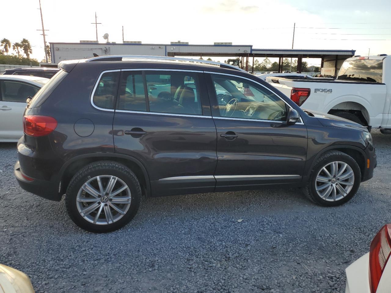 VOLKSWAGEN TIGUAN S