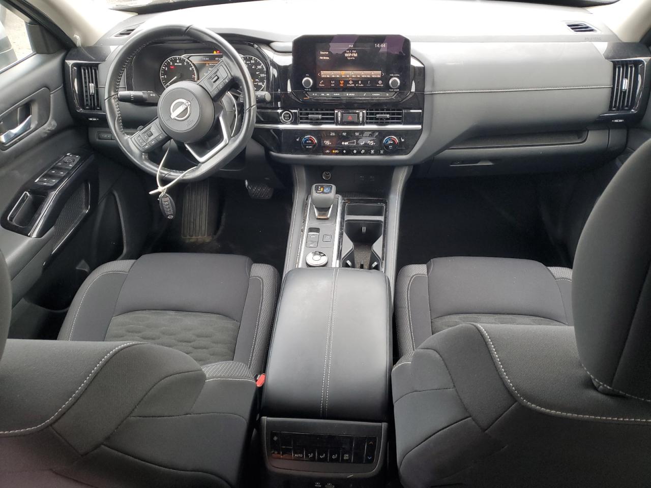 NISSAN PATHFINDER SV