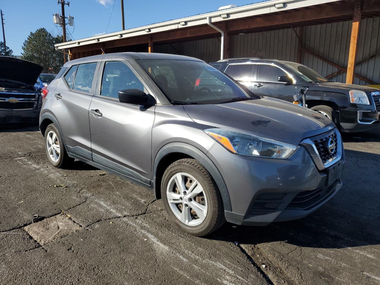 NISSAN KICKS S