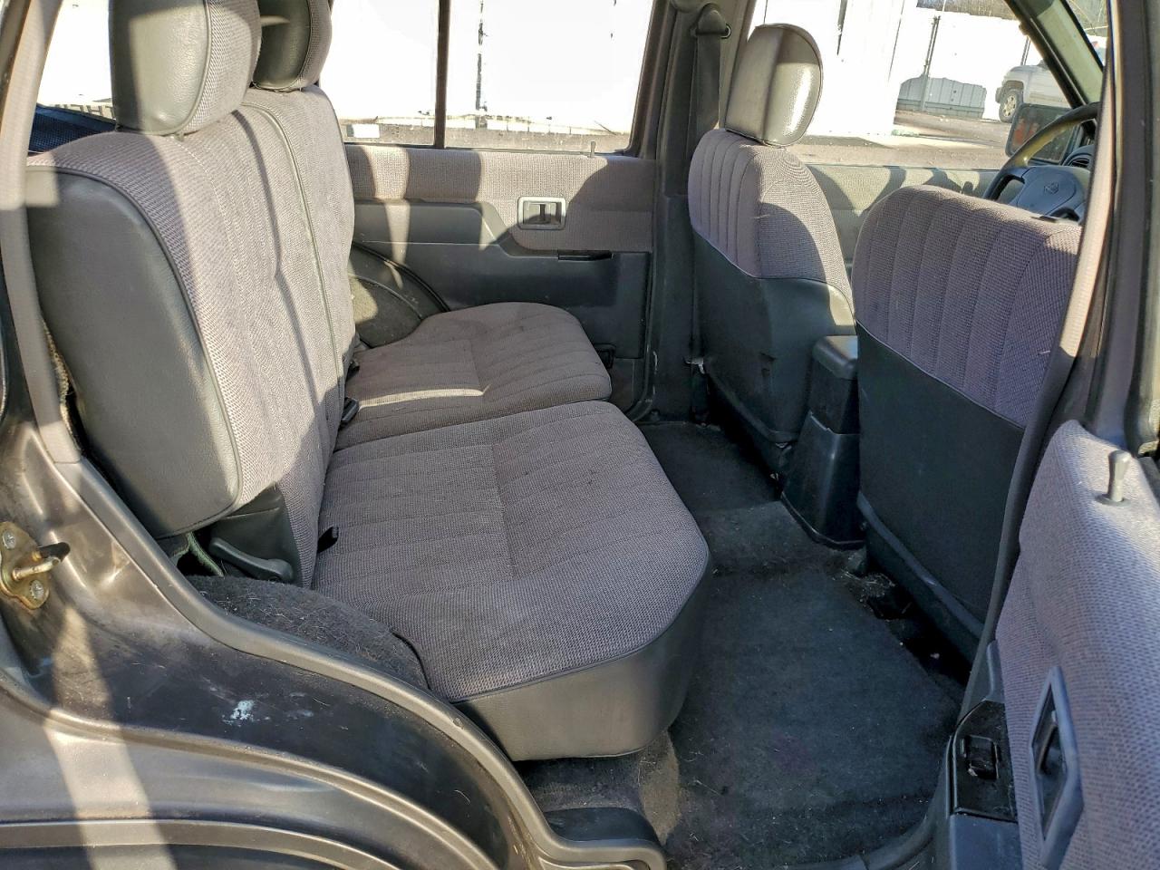 Lot #3301795340 1995 NISSAN PATHFINDER