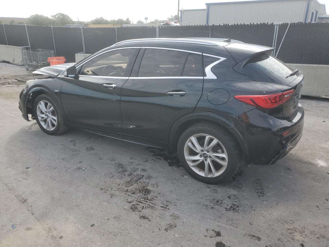 INFINITI QX30 PURE