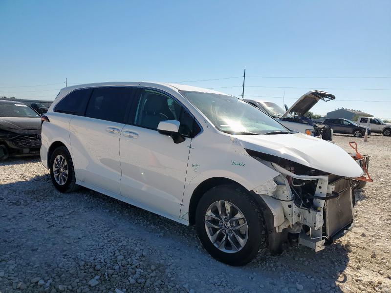 2022 TOYOTA SIENNA LE - 5TDKRKEC4NS110857