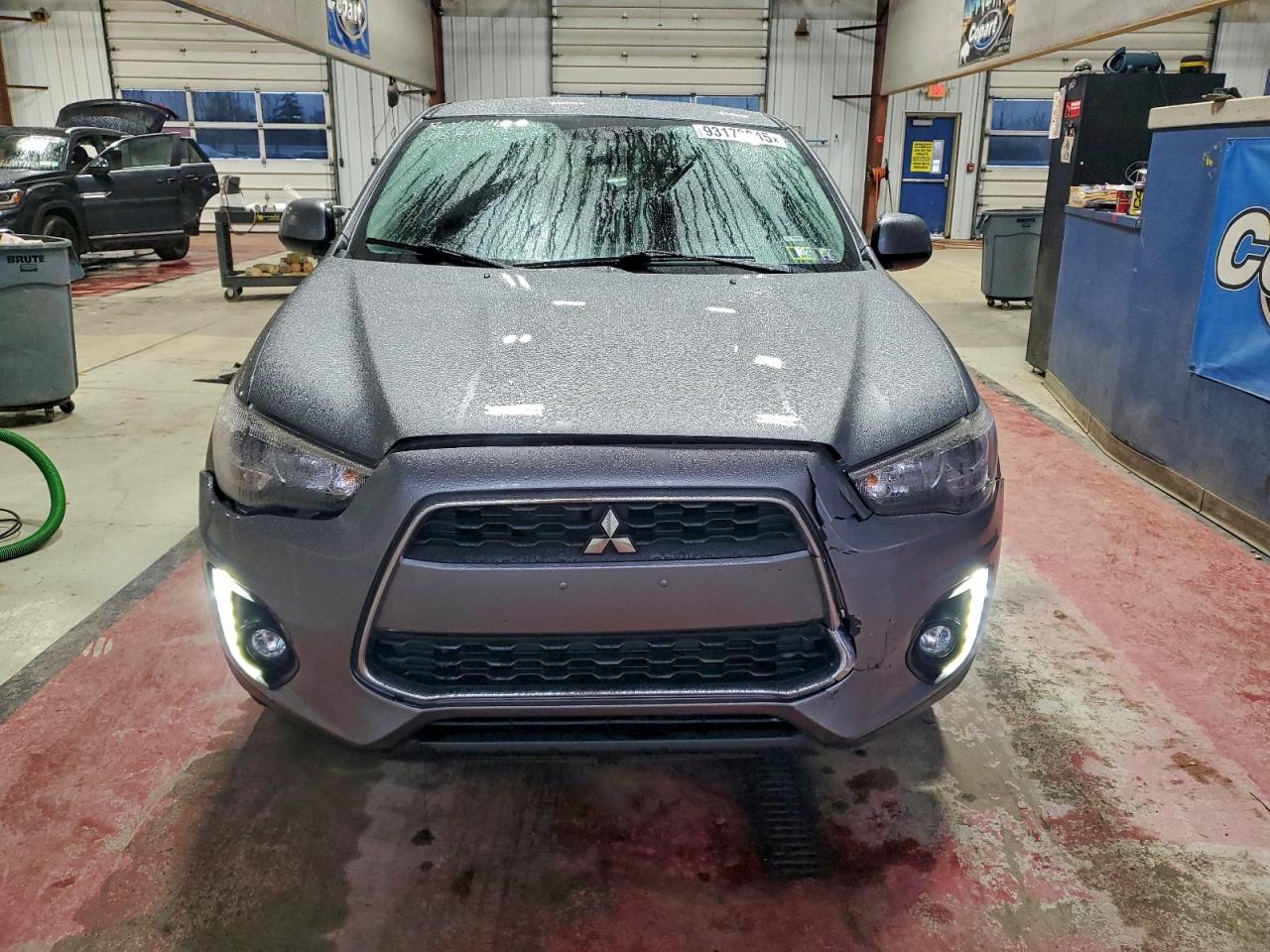 MITSUBISHI OUTLANDER SE