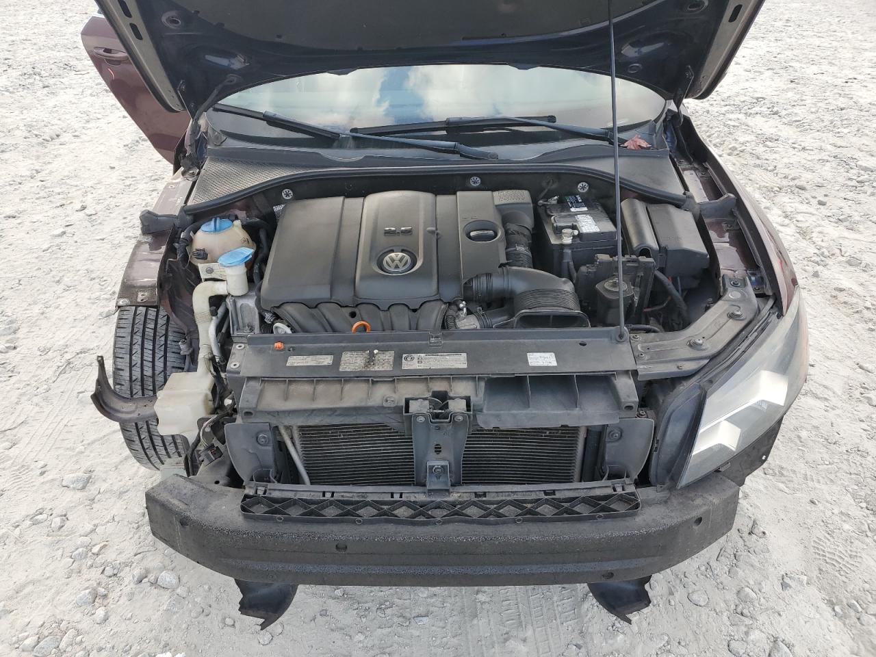 VOLKSWAGEN PASSAT SE