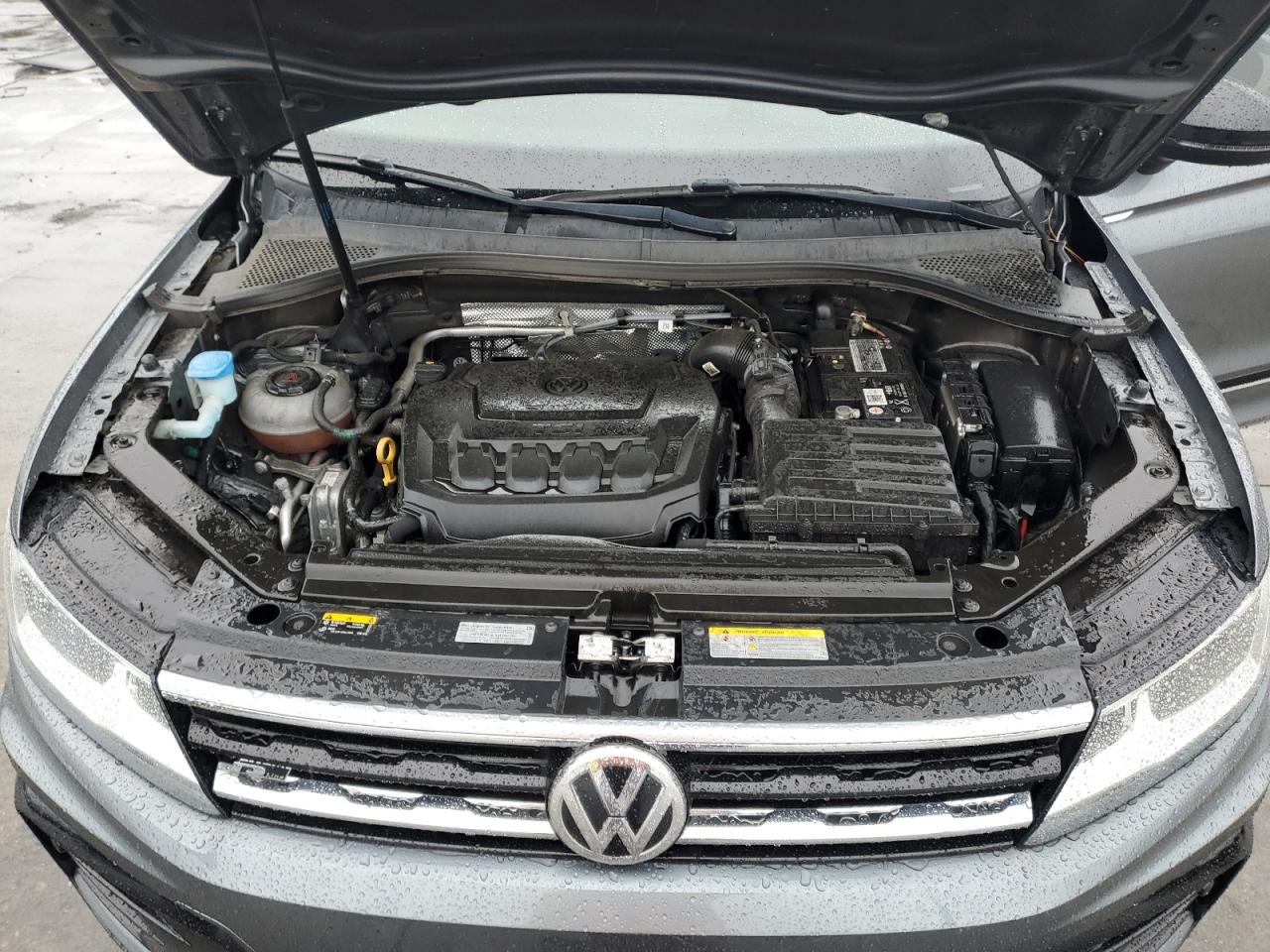 VOLKSWAGEN TIGUAN SE