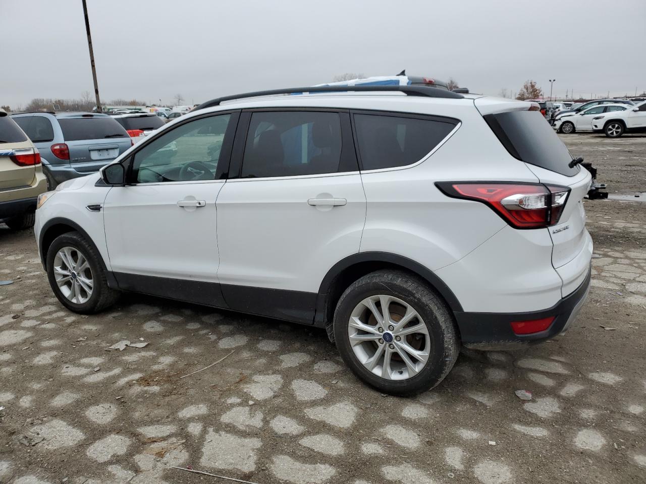 FORD ESCAPE SE