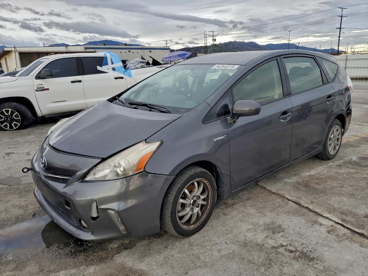 TOYOTA PRIUS V