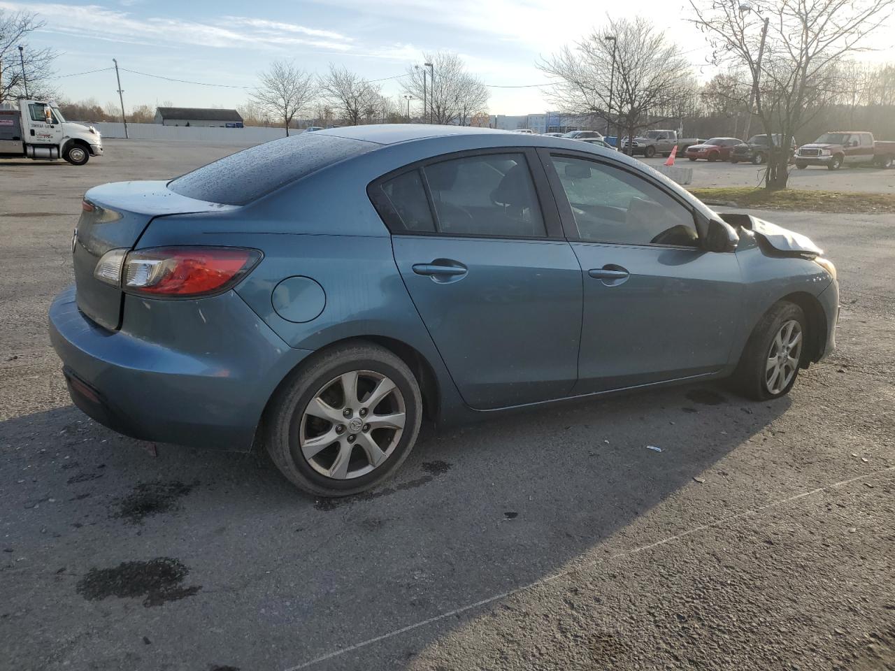 MAZDA 3 I