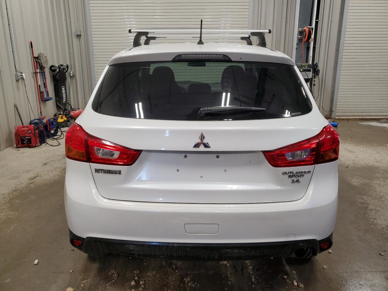 MITSUBISHI OUTLANDER ES