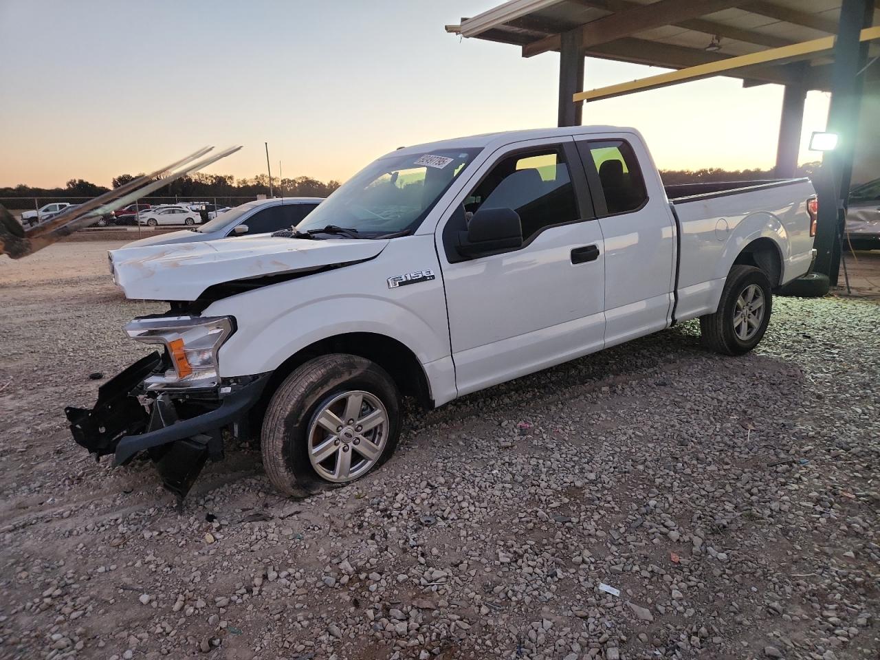 FORD F-150 SUPER CAB