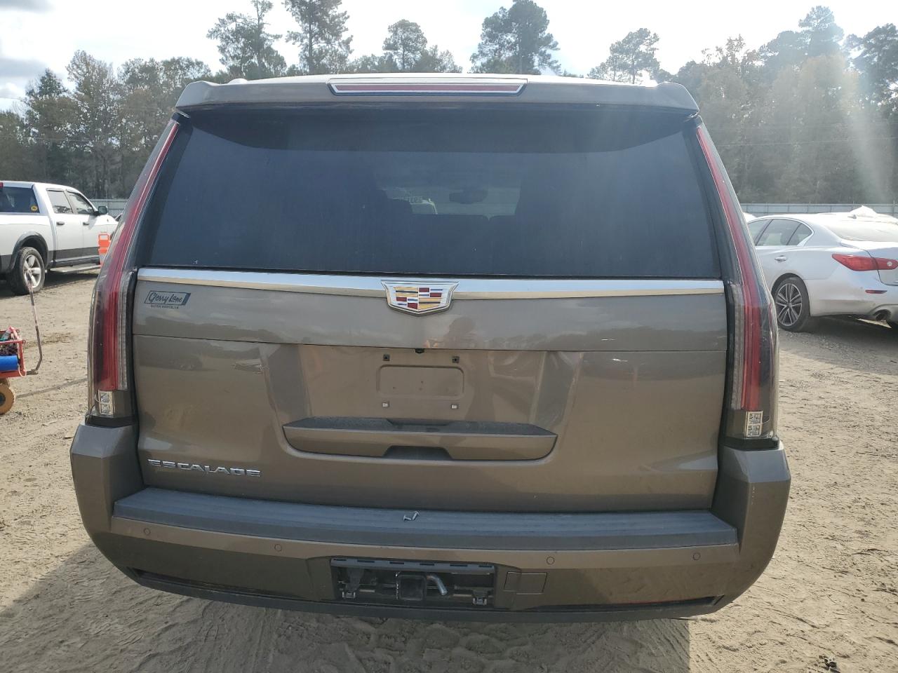 CADILLAC ESCALADE ESV LUXURY