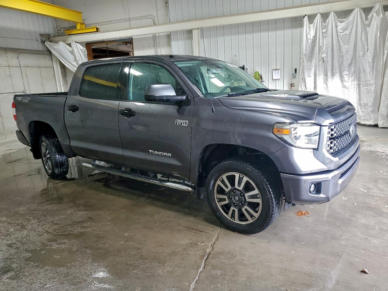 TOYOTA TUNDRA CREWMAX SR5