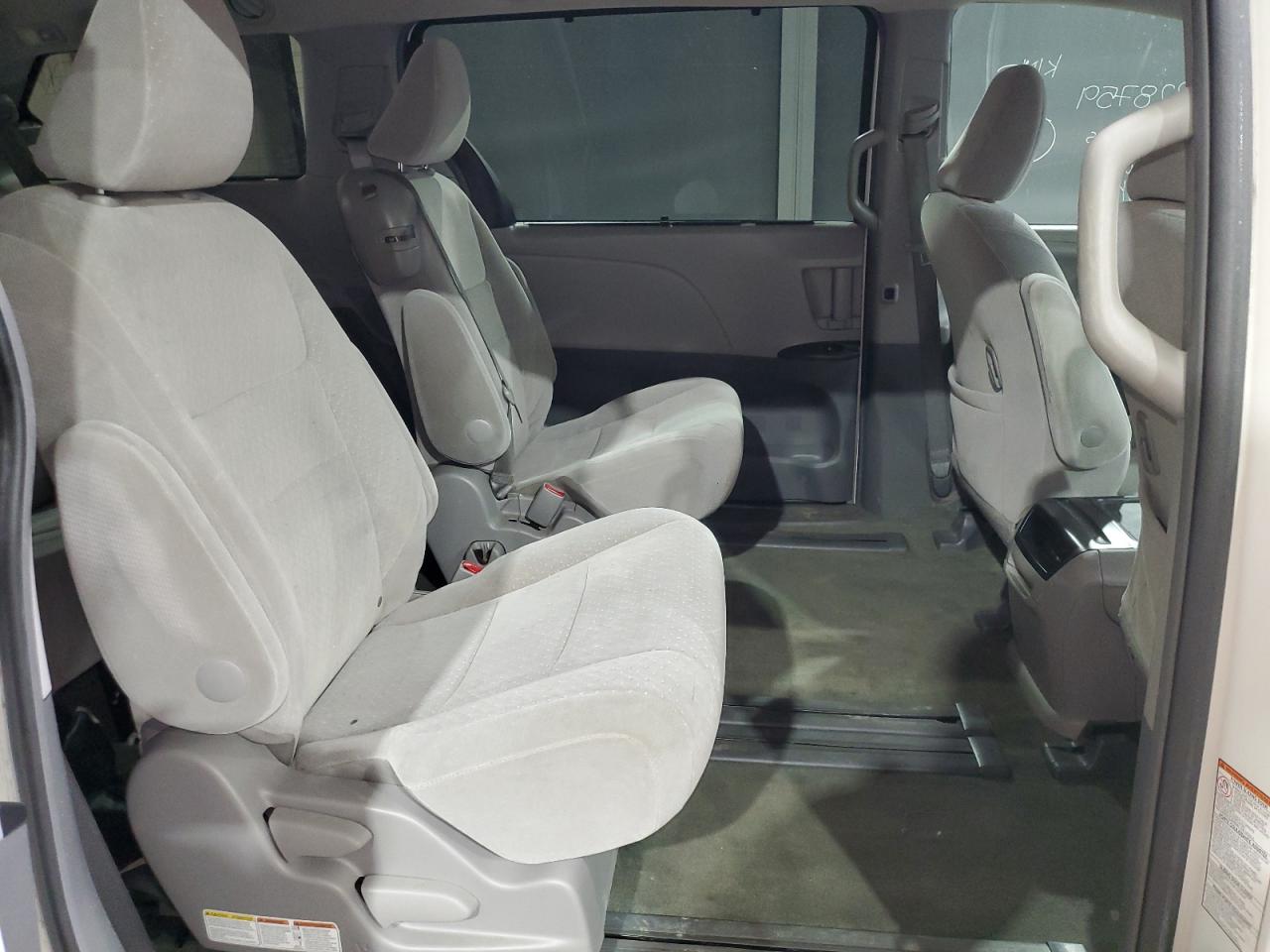 Lot #3309256622 2017 TOYOTA SIENNA LE