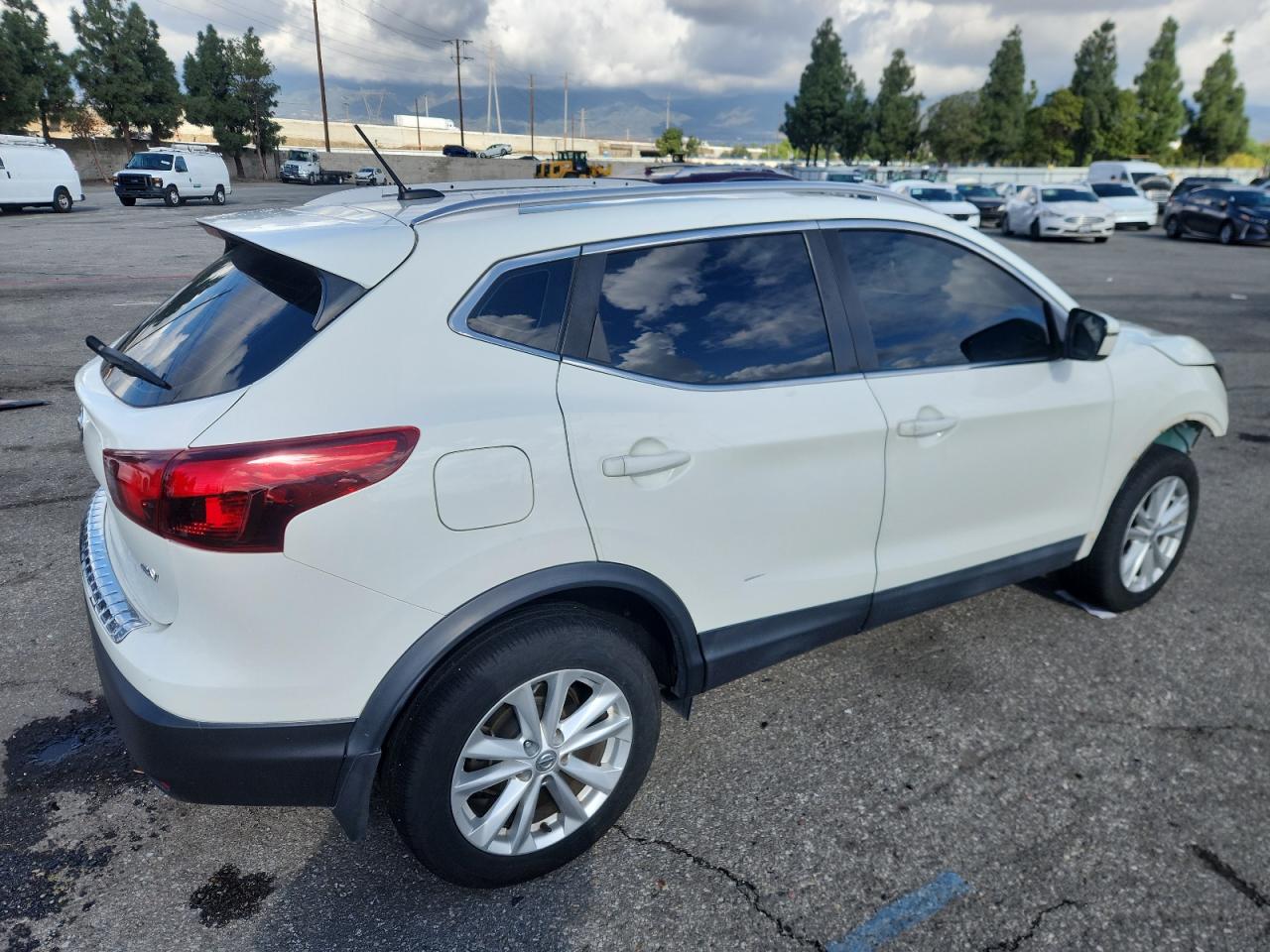 NISSAN ROGUE SPORT S