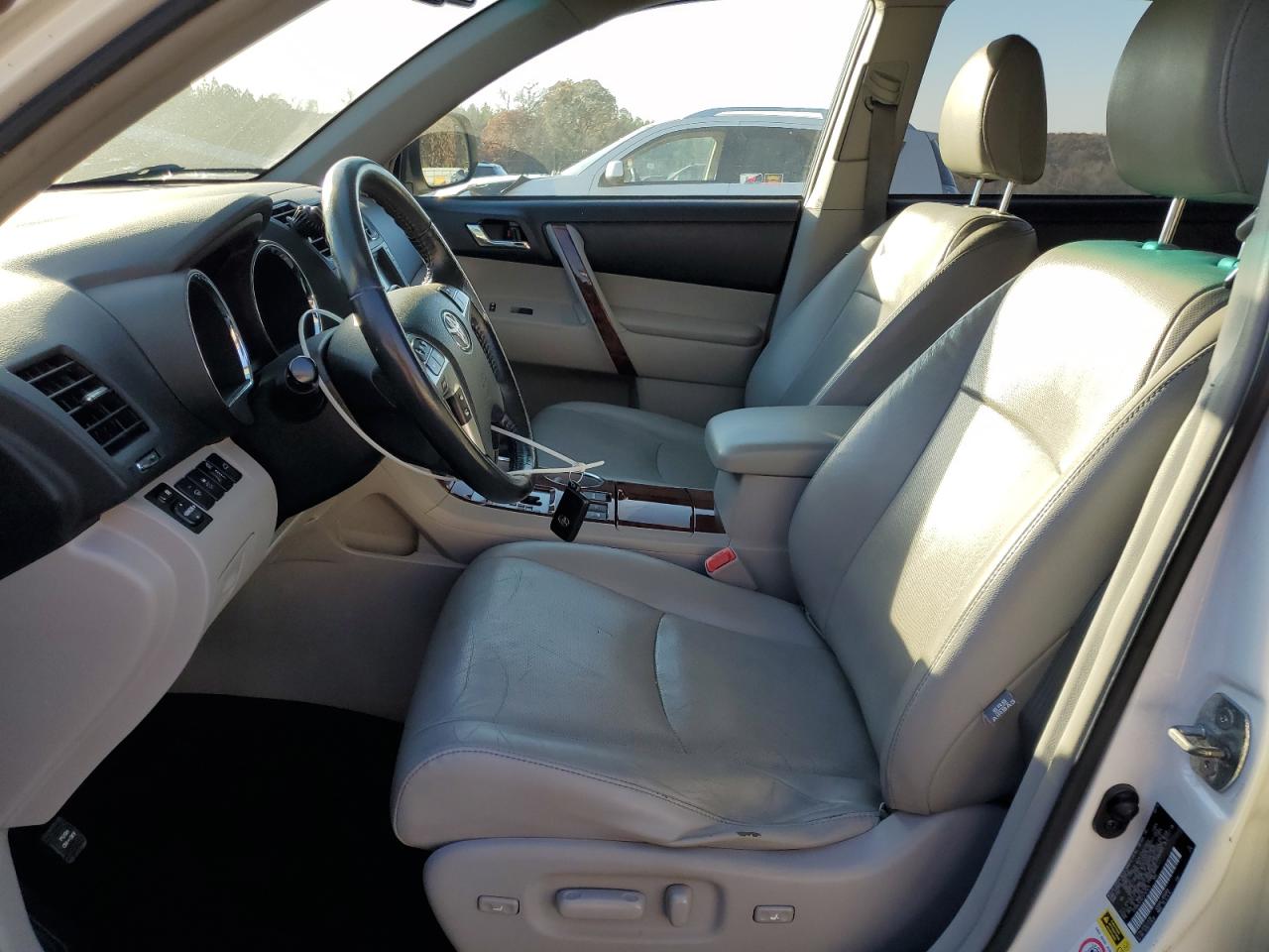 TOYOTA HIGHLANDER LIMITED