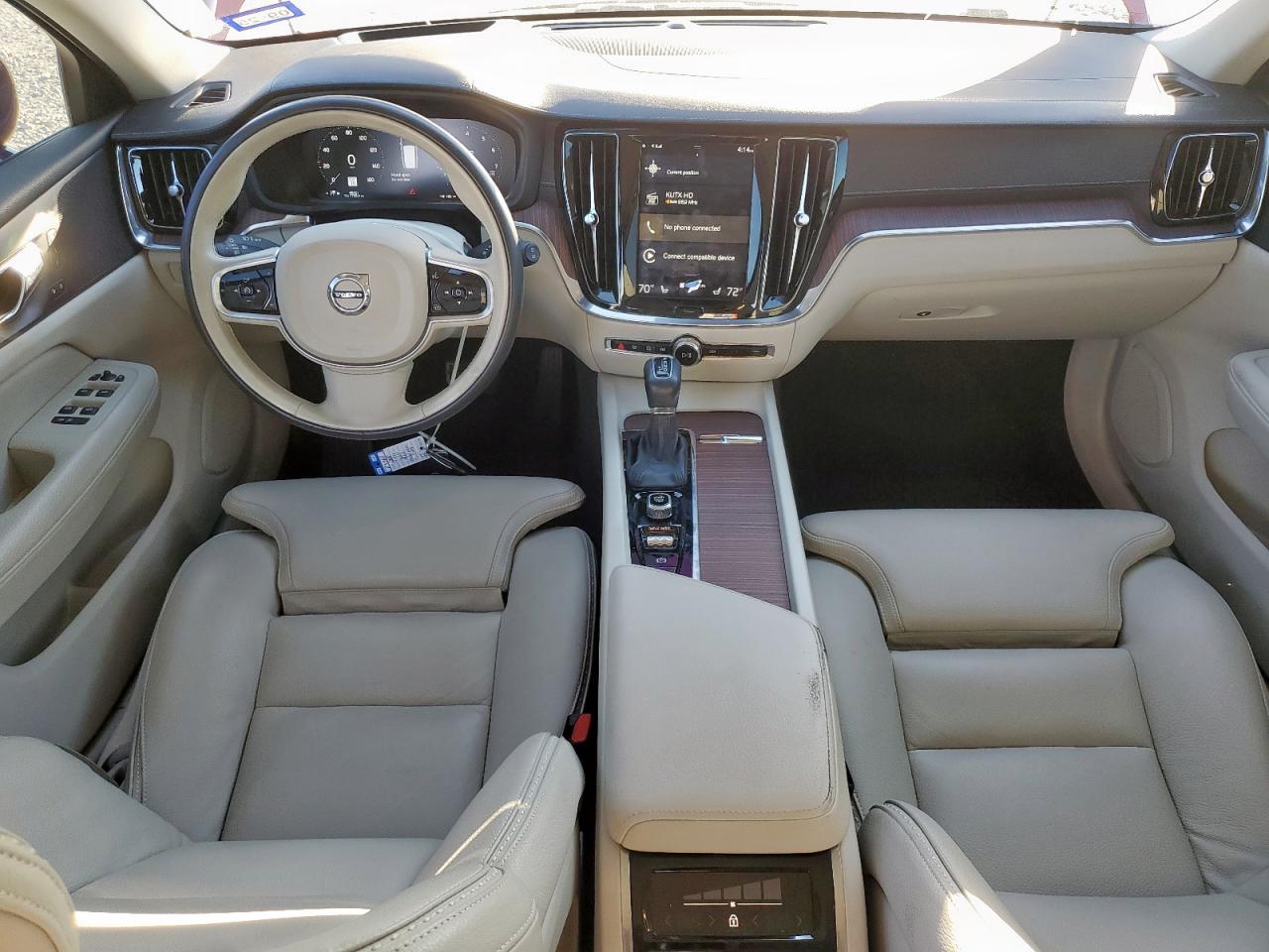 VOLVO V60 T5 MOMENTUM