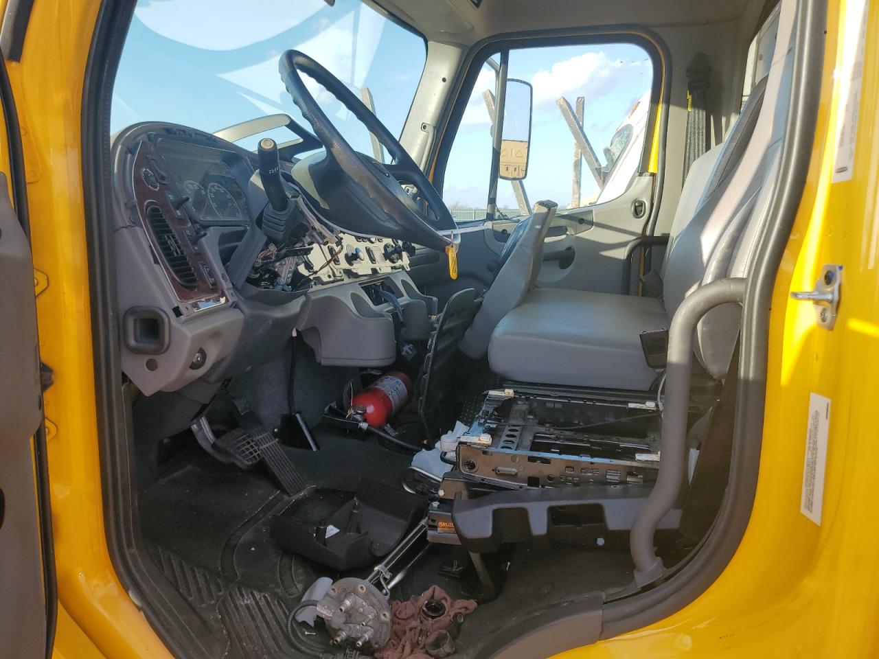 Lot #3297294398 2023 FREIGHTLINER M2 106 MED