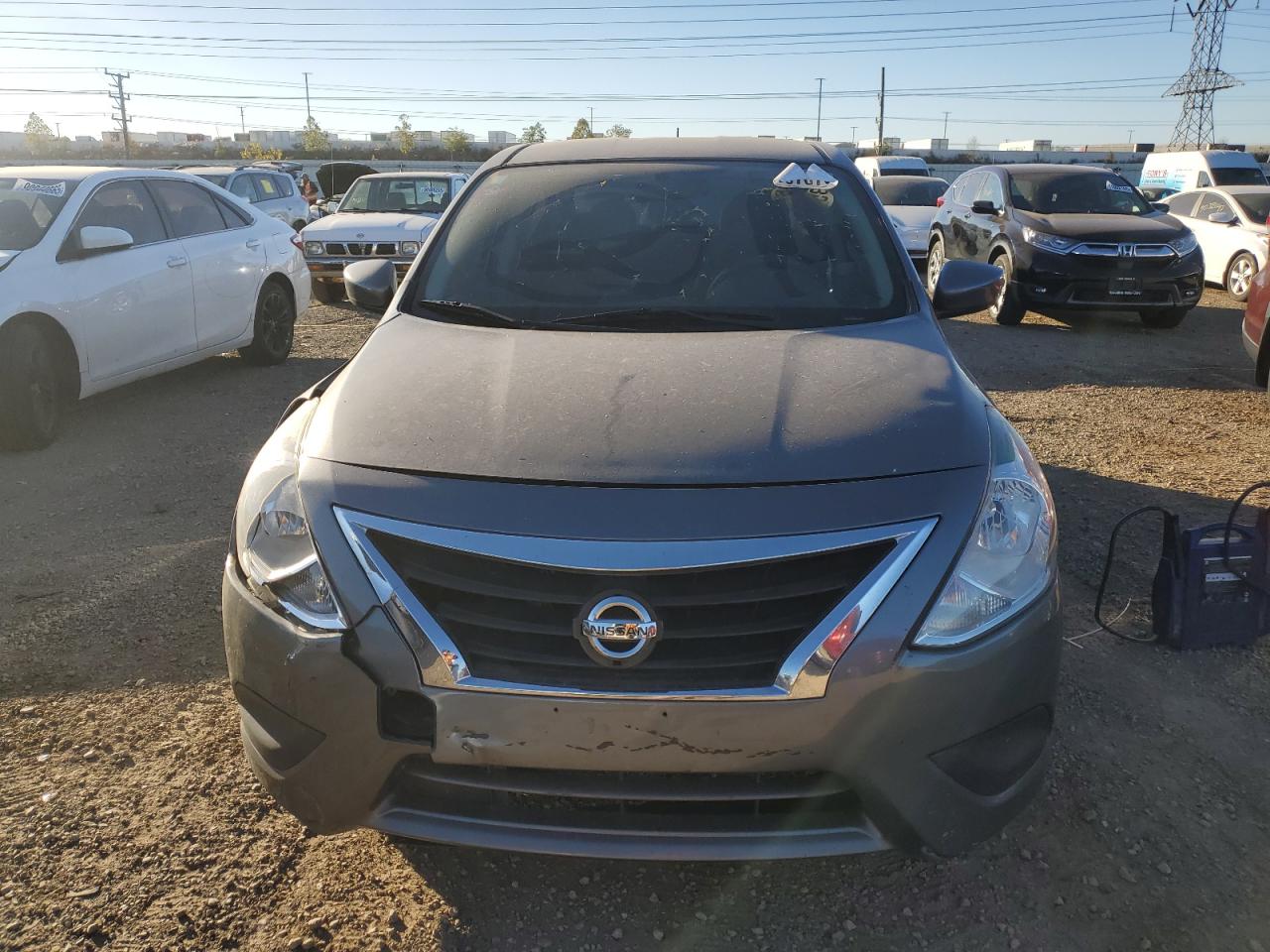NISSAN VERSA S