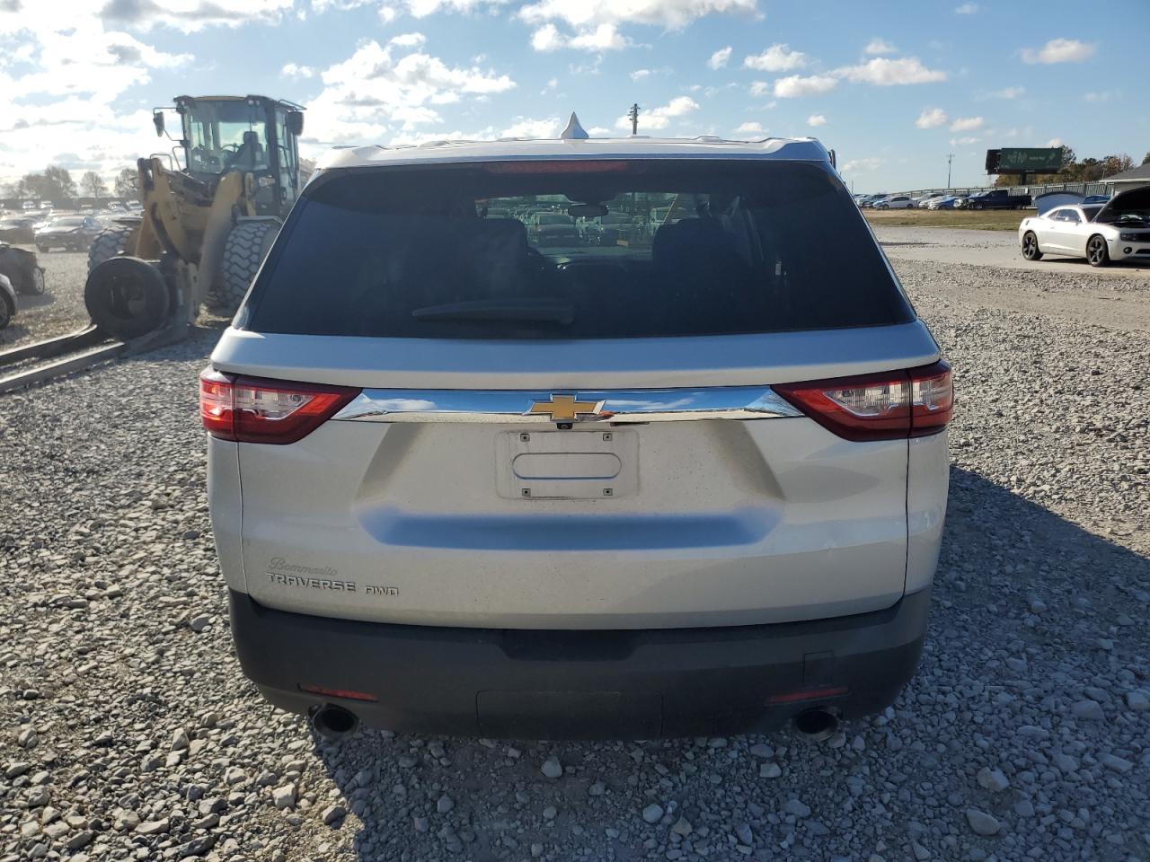 CHEVROLET TRAVERSE LS