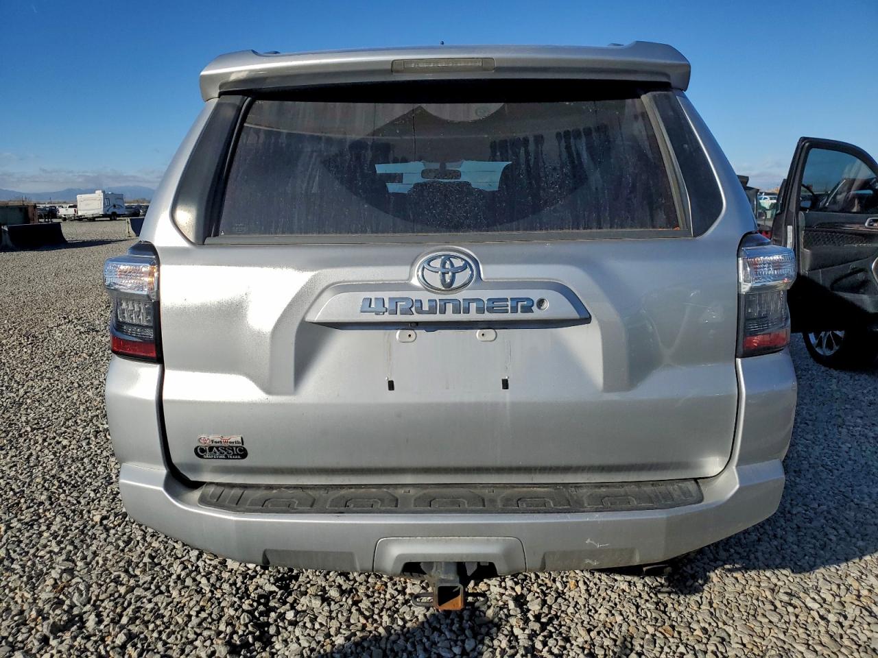 TOYOTA 4RUNNER SR5