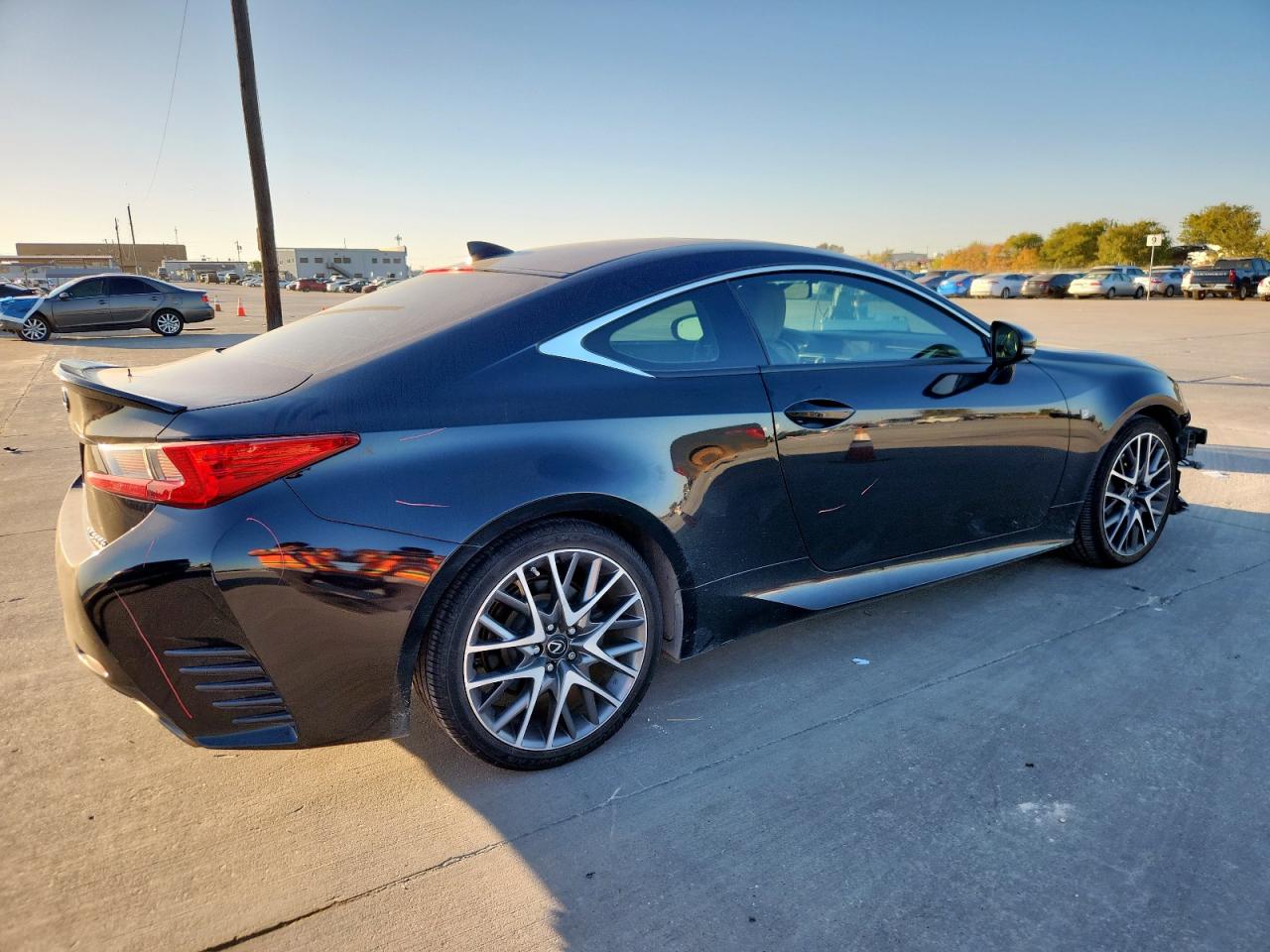 LEXUS RC 200T