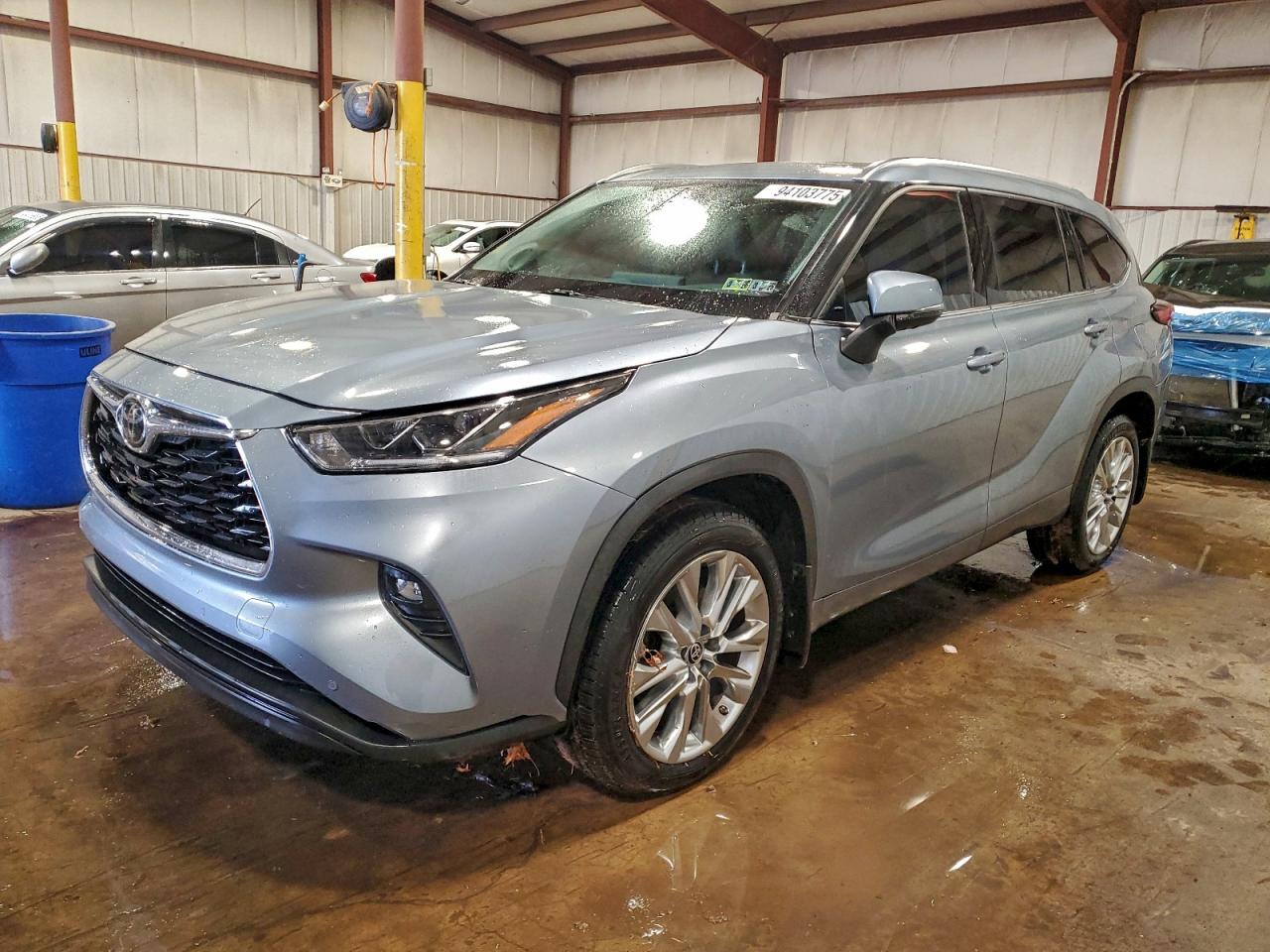 TOYOTA HIGHLANDER LIMITED