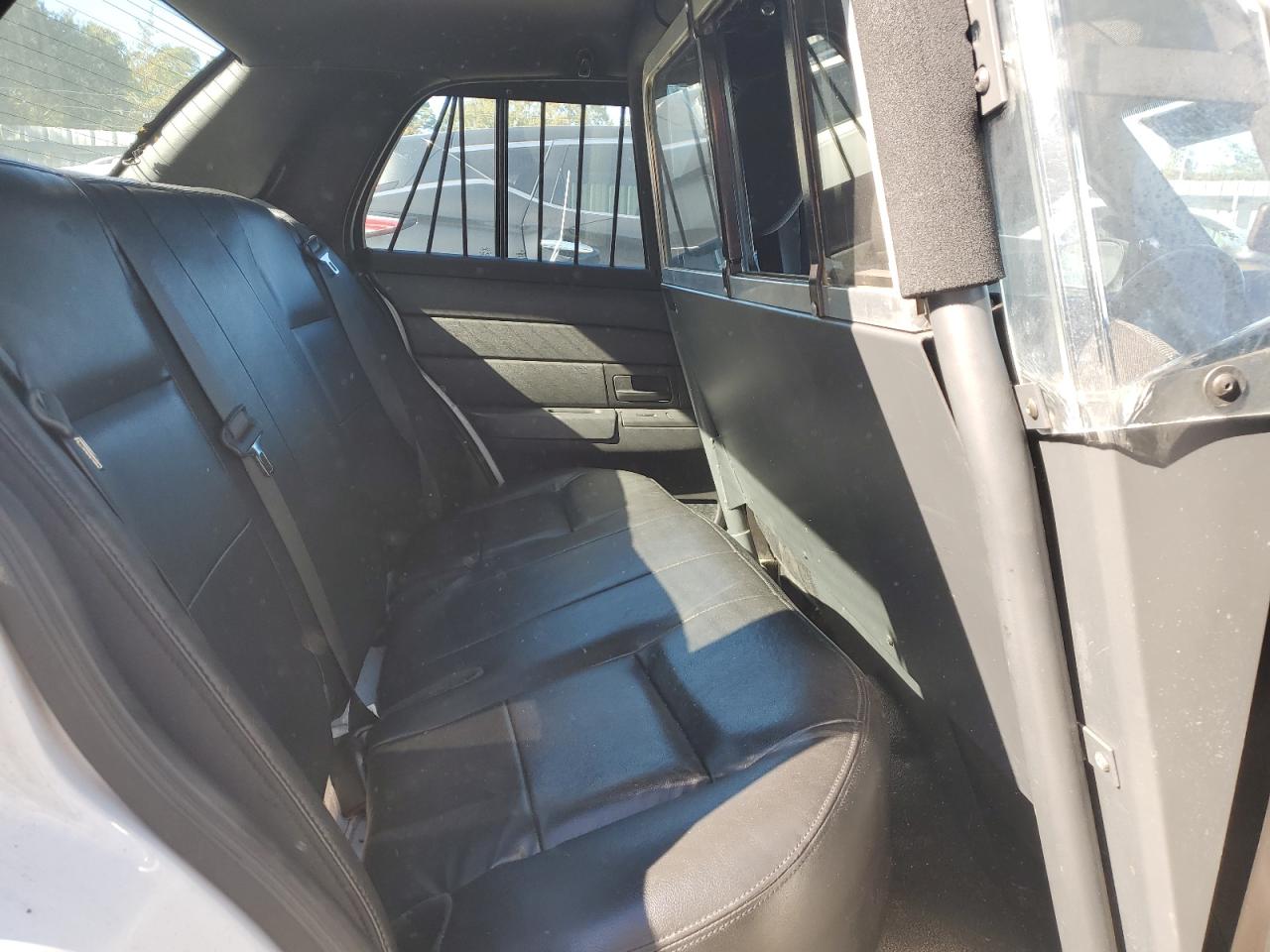 FORD CROWN VICTORIA POLICE INTERCEPTOR